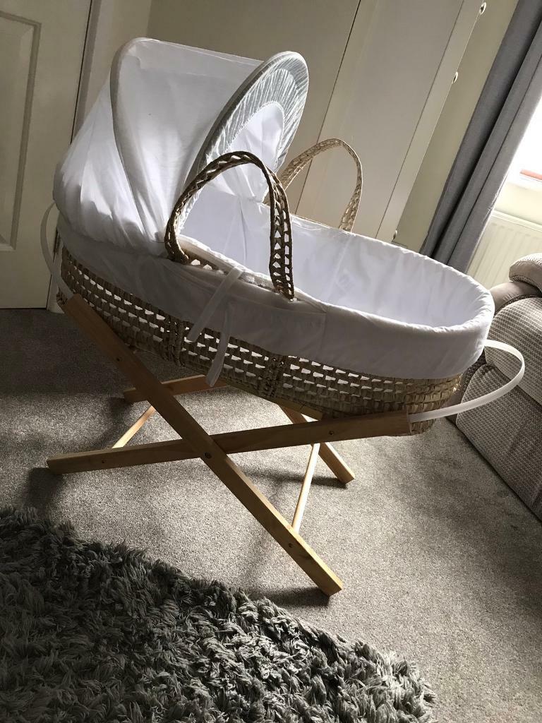 b&m moses basket